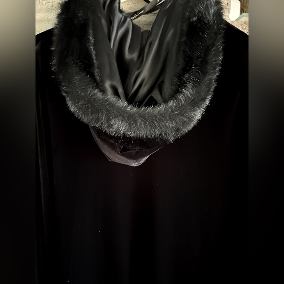 Vintage Exquisite Jeffrey & Dara Evenings By Tom Barra Full Velvet Cape/Fur Hood - Picture 11 of 11